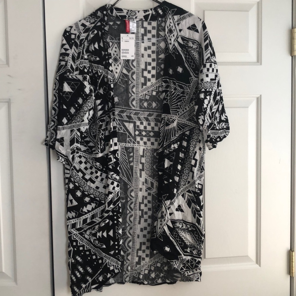 Brand new black and white kimono